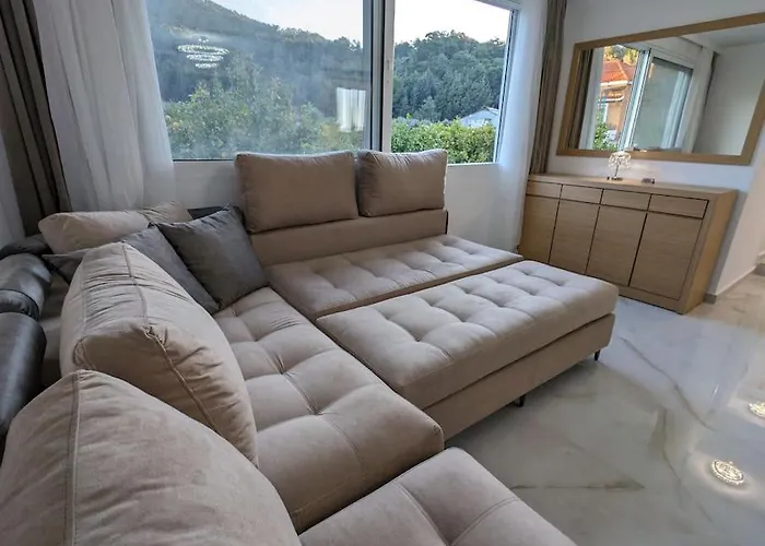 Elite إياليسوس